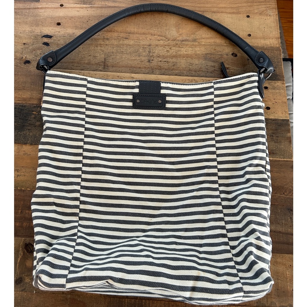 Dakine striped shoulder bag